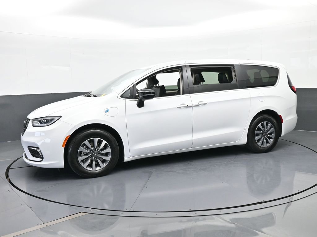 Used 2024 Chrysler Pacifica Limited FWD video 2