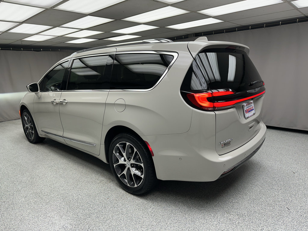 Used 2021 Chrysler Pacifica Limited w/ Premium & Safety Sphere Group AWD/4WD image 10