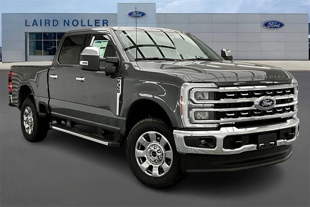 New 2026 Ford F350 Lariat w/ Chrome Package image 2