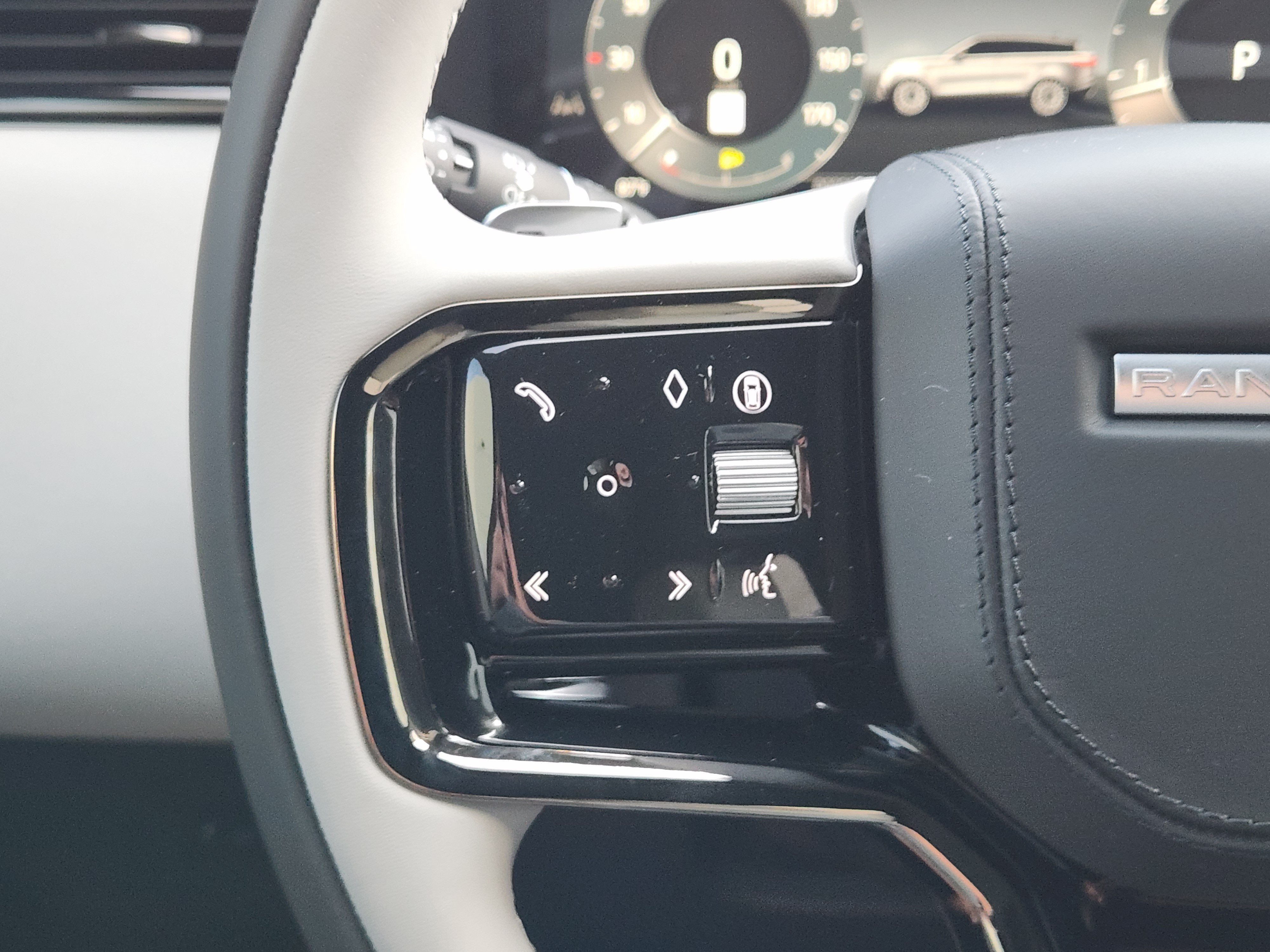 New 2026 Land Rover Range Rover Velar Belgravia AWD/4WD image 28