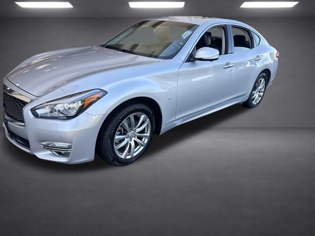 Used 2019 INFINITI Q70 Luxe AWD/4WD image 22