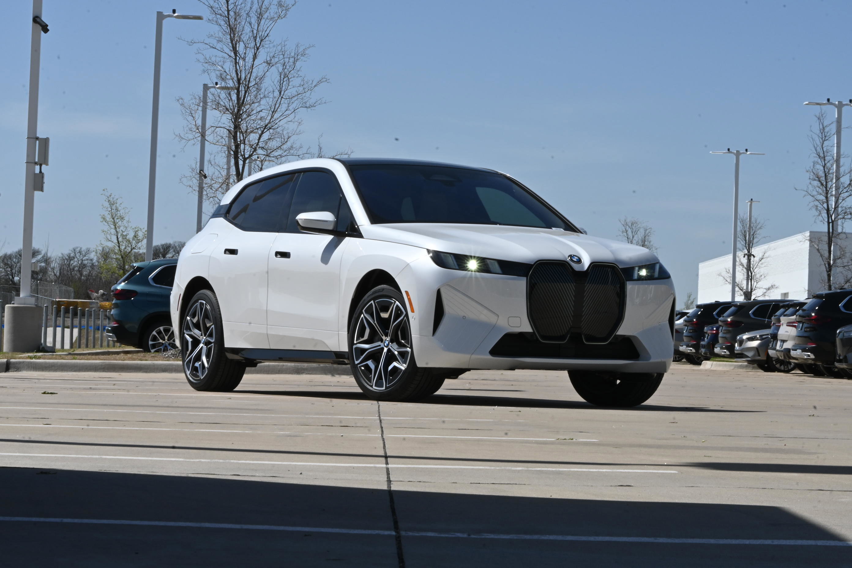 New 2026 BMW iX xDrive60 w/ Premium Package image 2