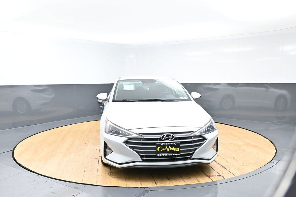 Used 2020 Hyundai Elantra SE w/ Cargo Package (C1) FWD image 3