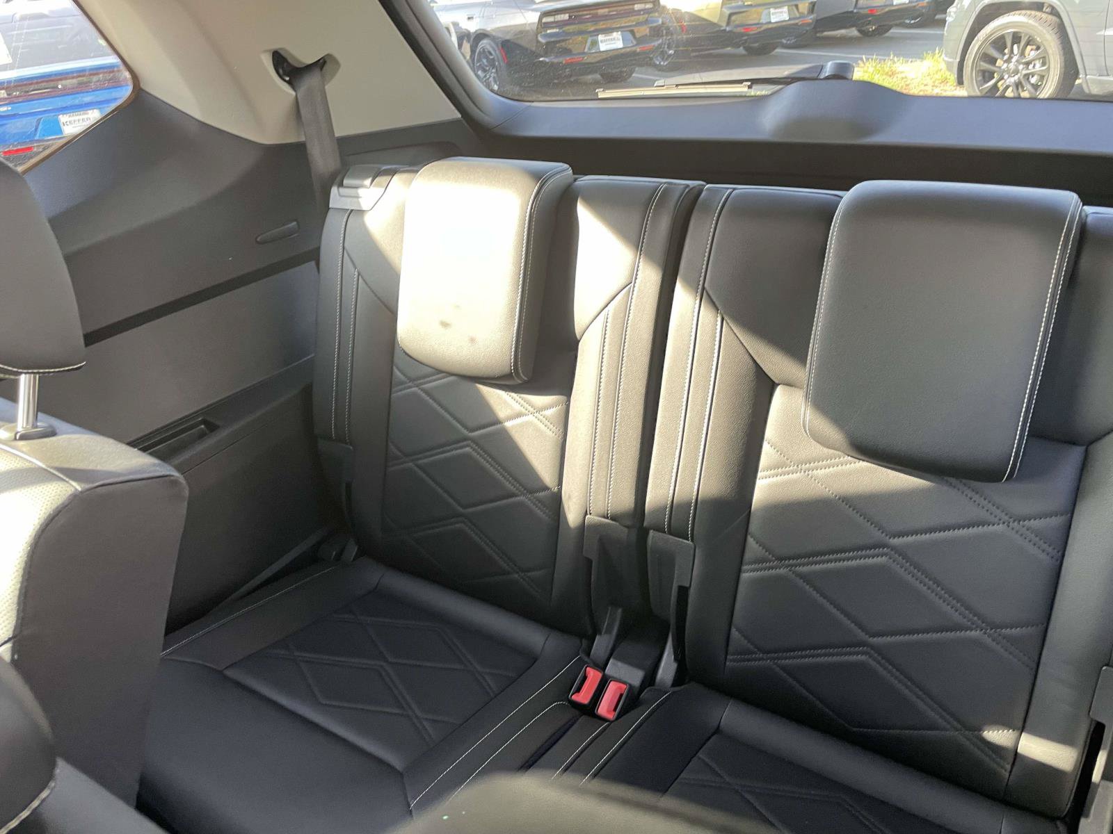 Used 2025 Volkswagen Atlas SE FWD image 12