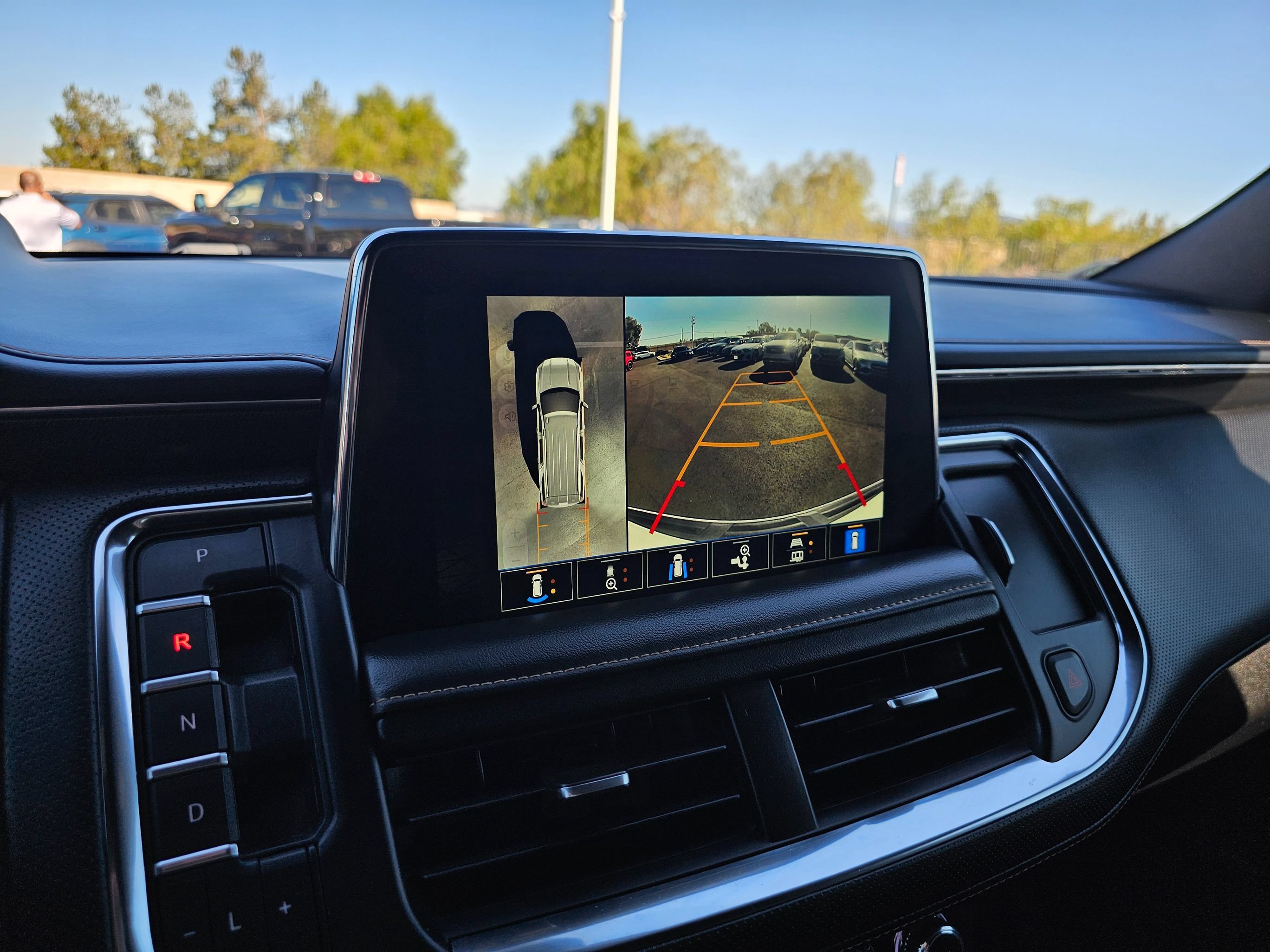 Used 2022 GMC Yukon XL AT4 w/ Technology Package AWD/4WD image 50