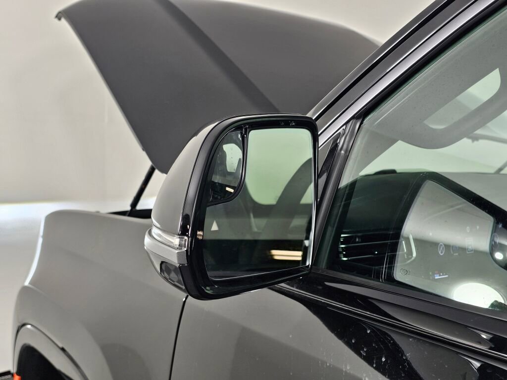 New 2026 Jeep Grand Wagoneer L Limited w/ Rear Seat Video Group I image 12