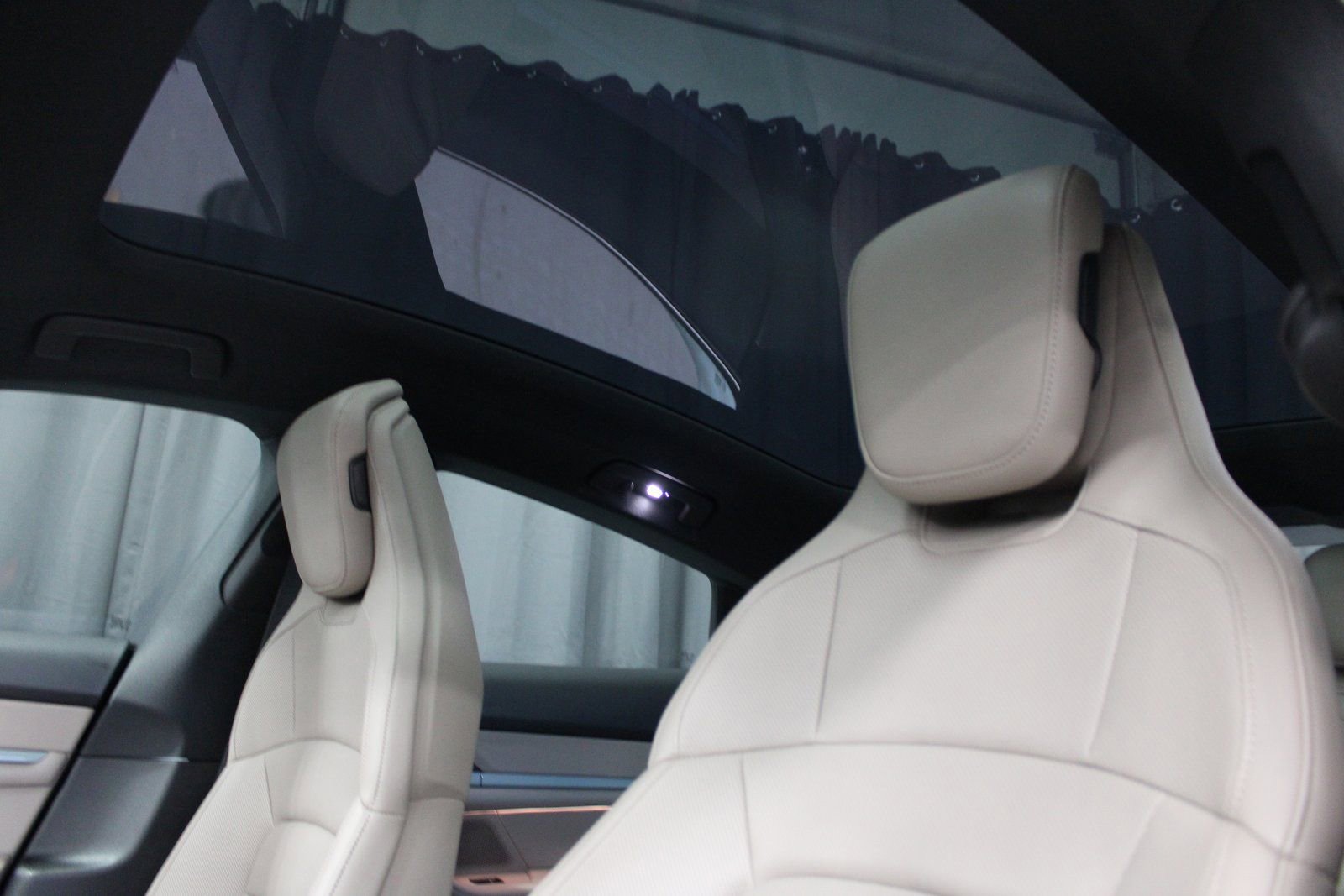 Certified 2025 Porsche Taycan image 29