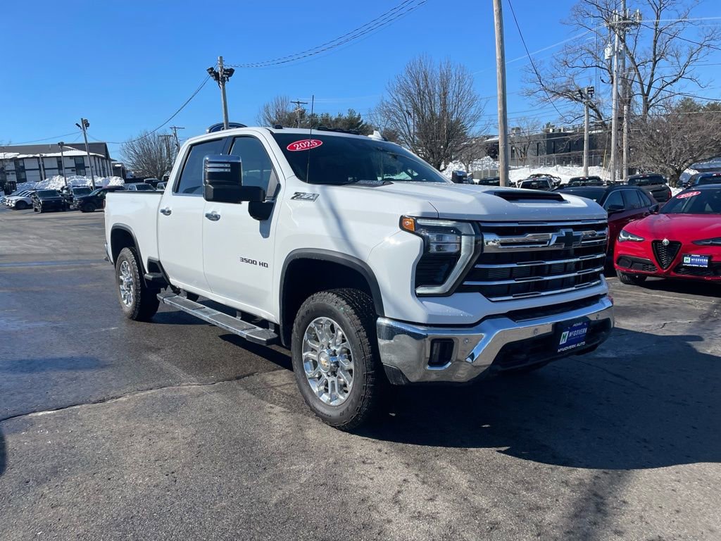 Used 2025 Chevrolet Silverado 3500 LTZ w/ LTZ Premium Package image 8