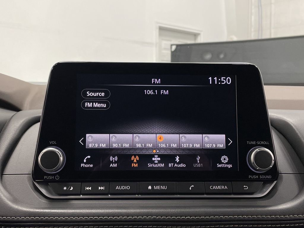 Used 2023 Nissan Rogue SV w/ SV Premium B Package image 19