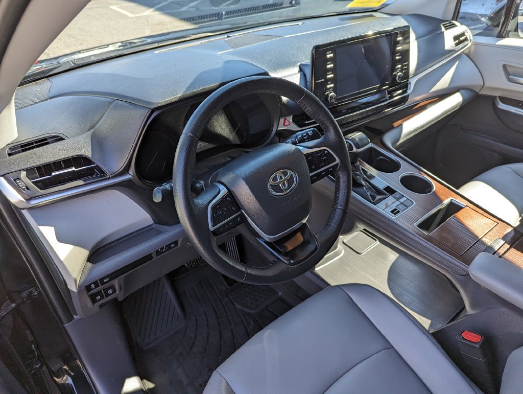 Used 2021 Toyota Sienna XLE AWD/4WD image 14