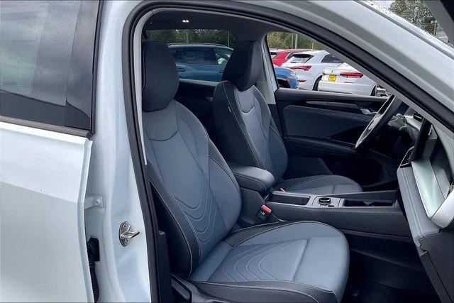 New 2025 Volkswagen Tiguan SE AWD/4WD image 28