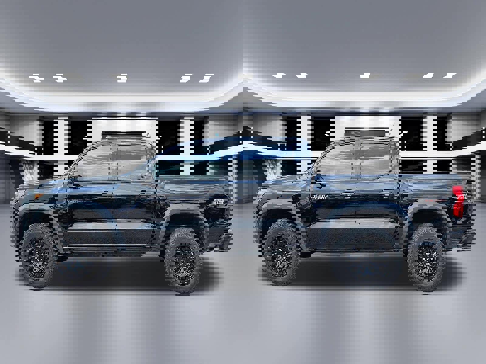 Used 2023 Chevrolet Colorado Trail Boss w/ Technology Package AWD/4WD image 3