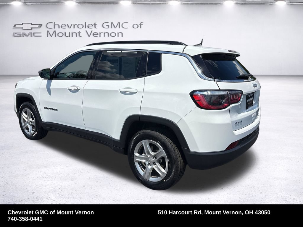 Used 2024 Jeep Compass Latitude w/ Altitude Special Edition AWD/4WD image 3