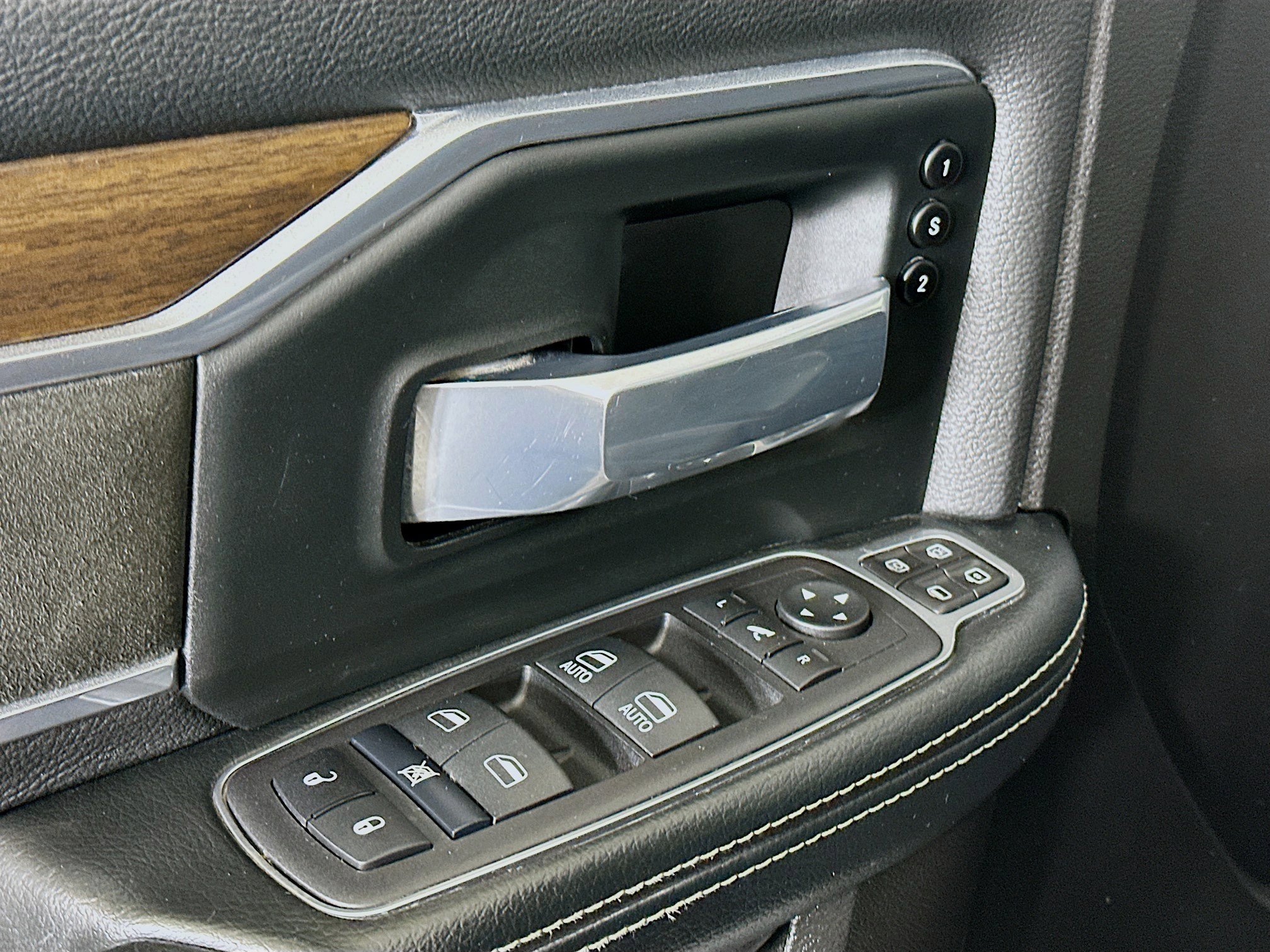 Used 2024 RAM 2500 Laramie image 15