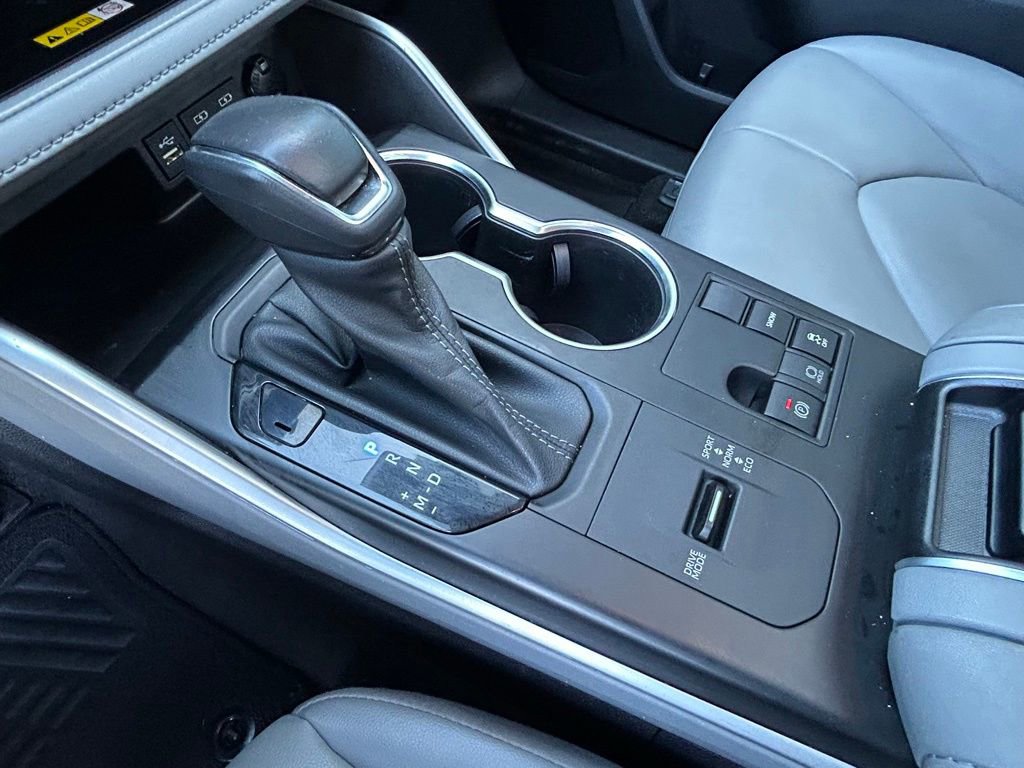 Used 2023 Toyota Highlander XLE FWD image 38