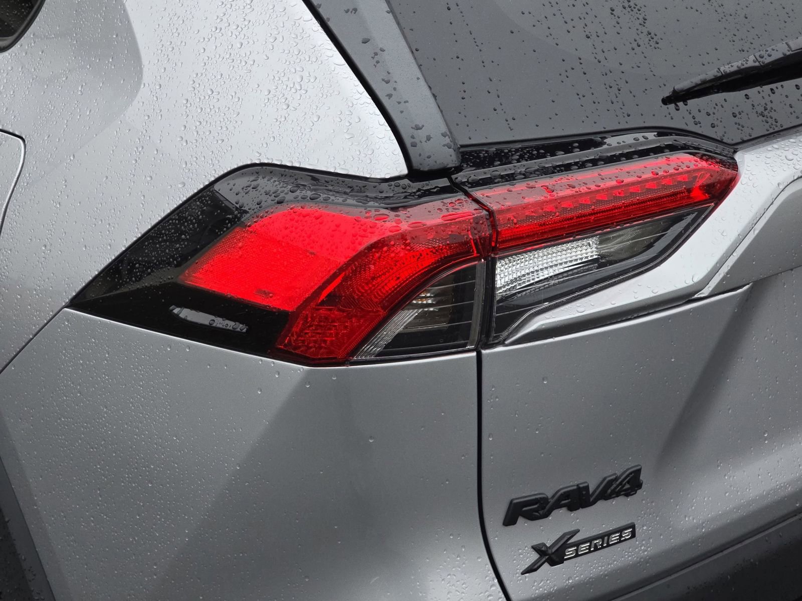 Used 2022 Toyota RAV4 XLE image 38