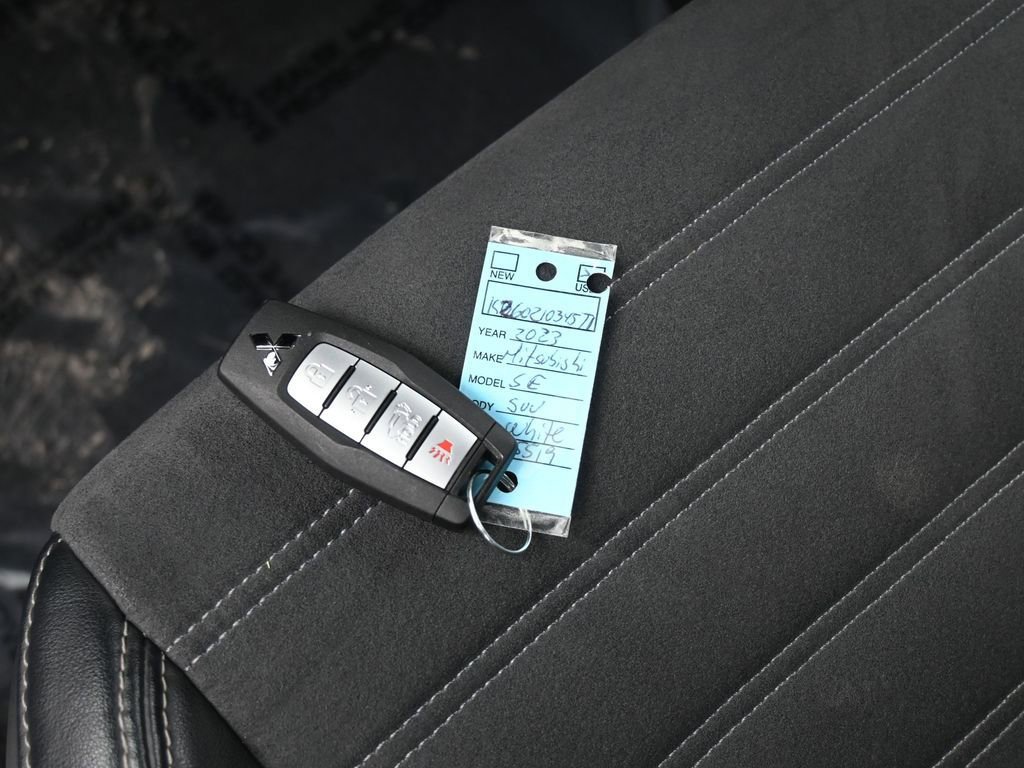 Used 2023 Mitsubishi Outlander SE image 18