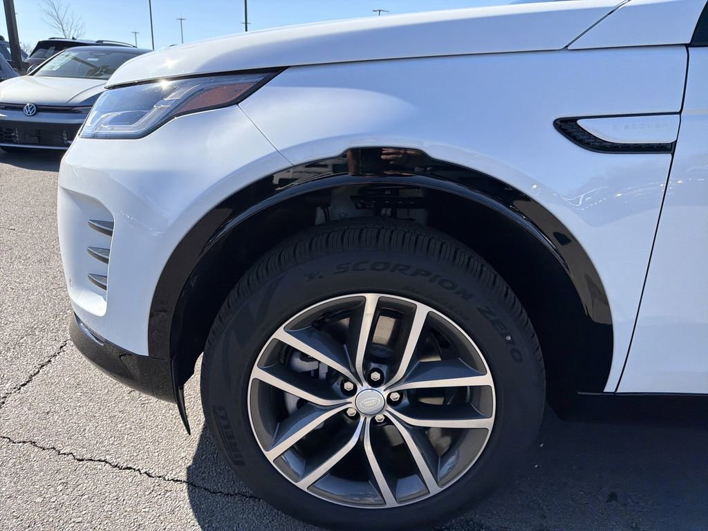 New 2026 Land Rover Discovery Sport Landmark image 9