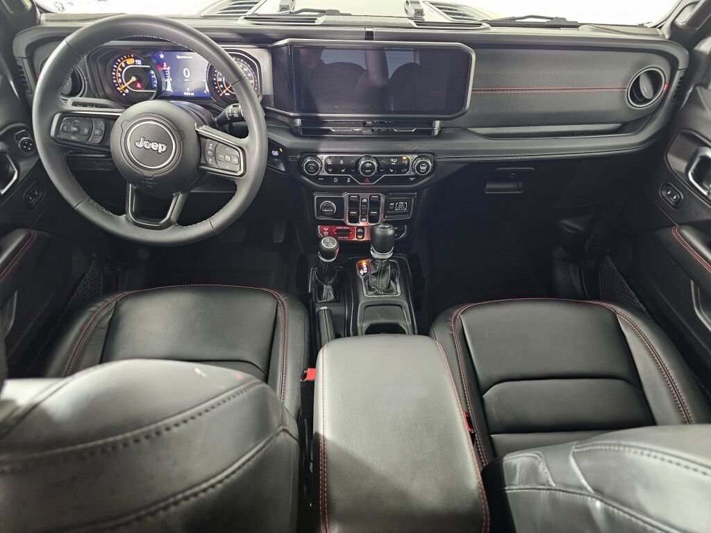 Used 2025 Jeep Wrangler Unlimited Rubicon w/ Convenience Group image 19