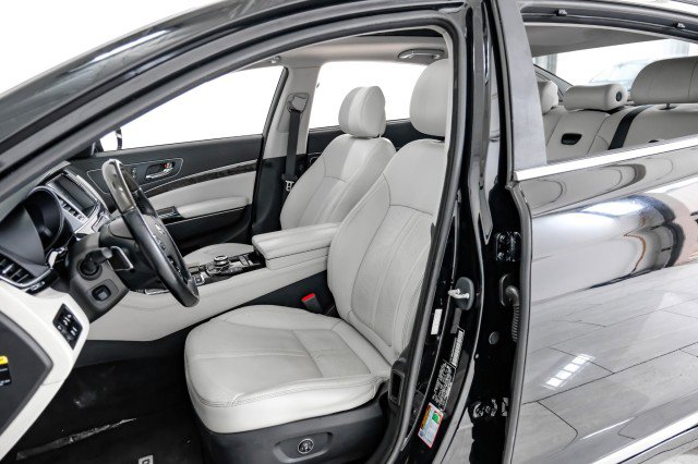 Used 2016 Kia K900 Luxury RWD image 24