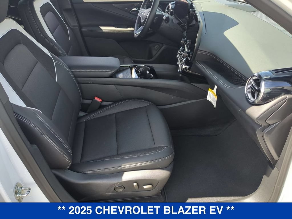 New 2025 Chevrolet Blazer EV LT FWD image 21