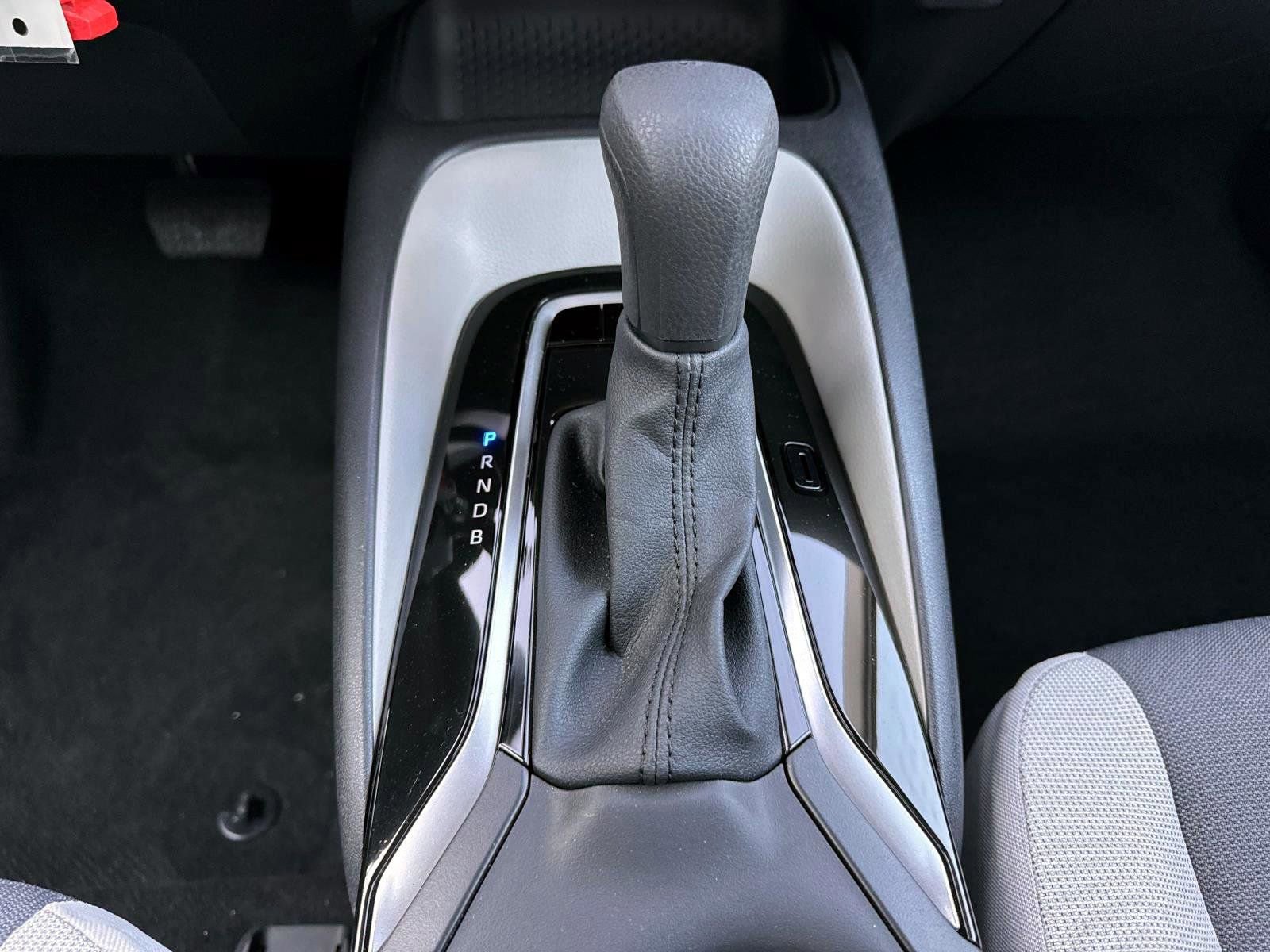 Used 2026 Toyota Corolla LE image 28