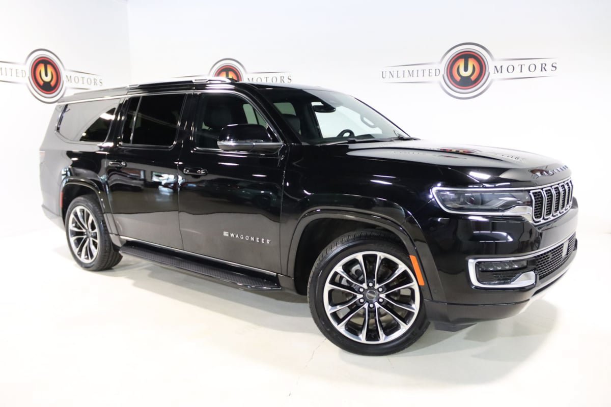 Used 2023 Jeep Wagoneer L Series II w/ Premium Group I AWD/4WD image 7