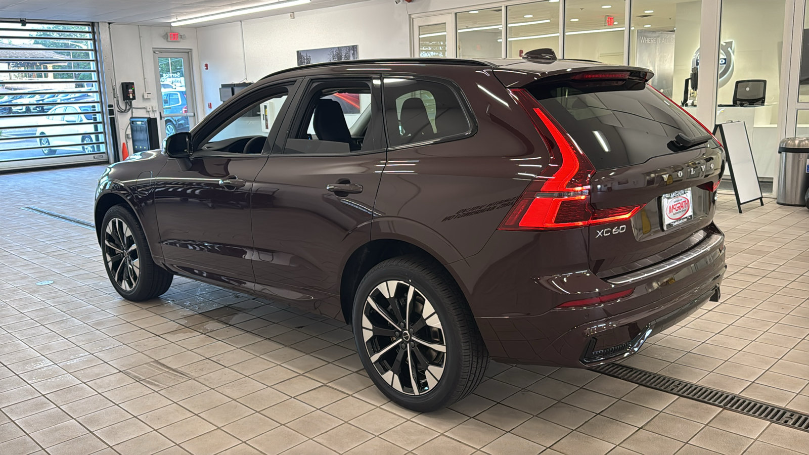 New 2026 Volvo XC60 T8 Plus w/ Protection Package Premier AWD/4WD image 7
