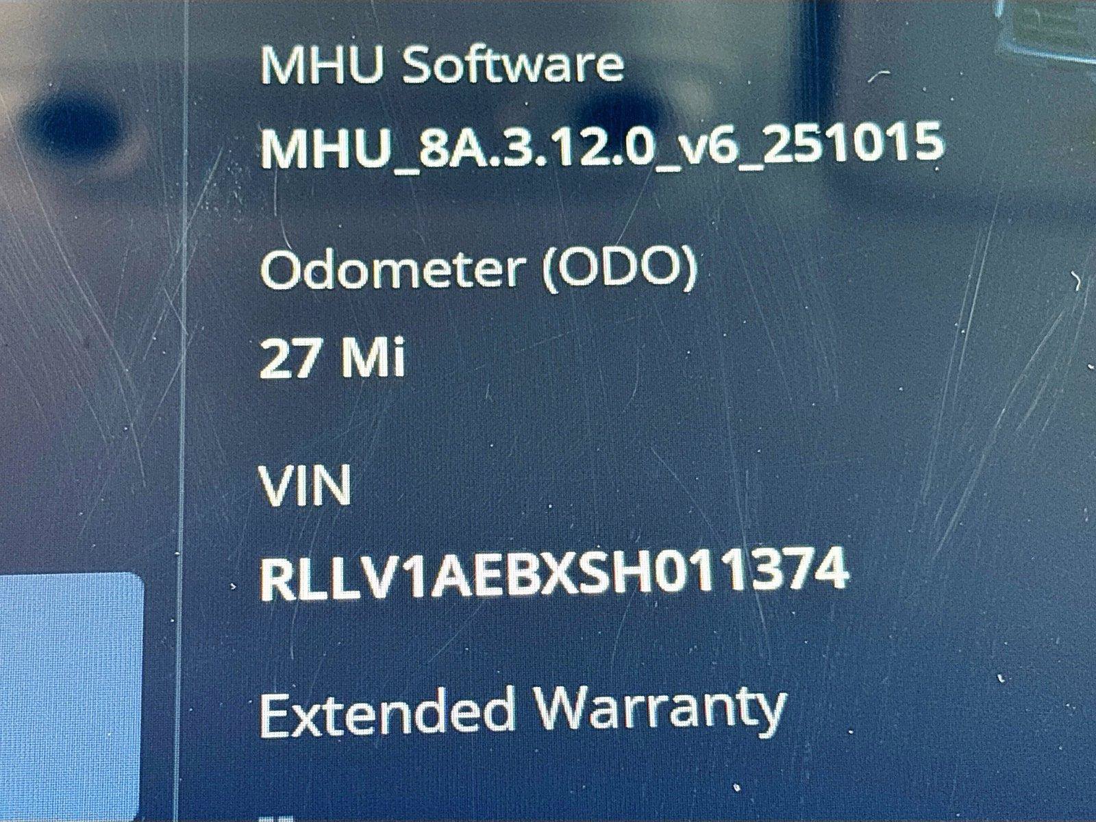 New 2025 VinFast VF 8 Eco AWD/4WD image 12