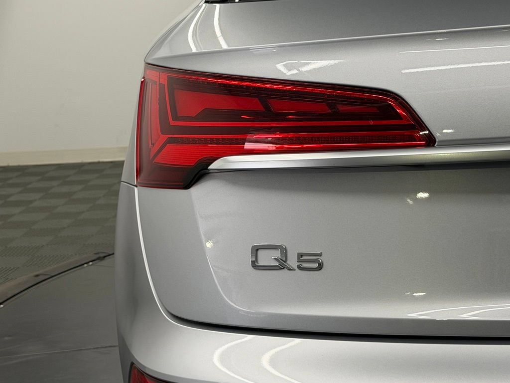 Used 2022 Audi Q5 2.0T Premium Plus w/ Premium Plus Package AWD/4WD image 13