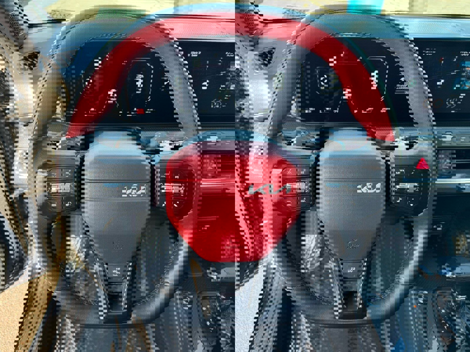 Used 2025 Kia K4 GT-Line w/ GT-Line Premium Package image 23