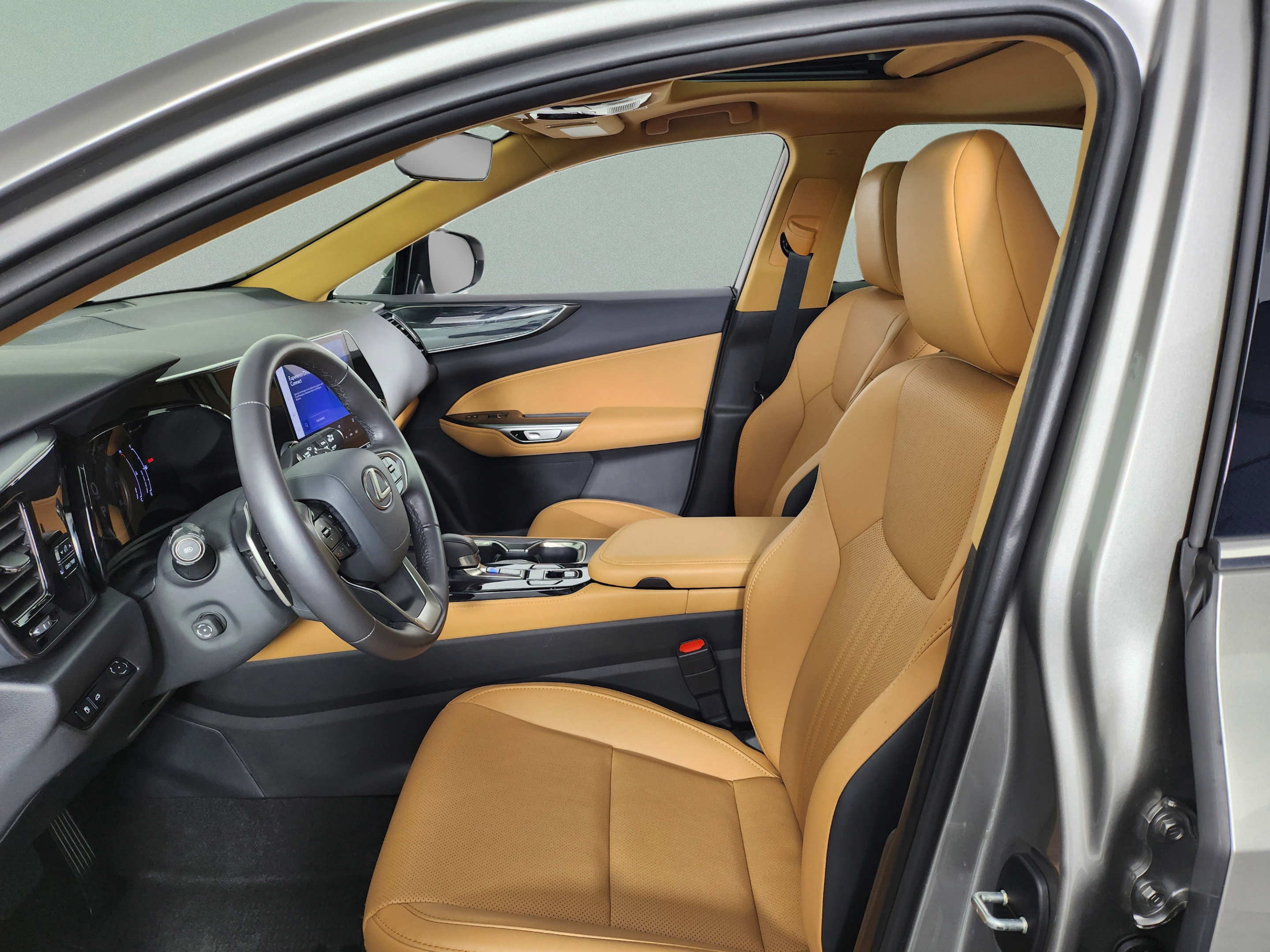 Certified 2025 Lexus NX 250 FWD w/ Towing Package (2000 Lbs) image 10