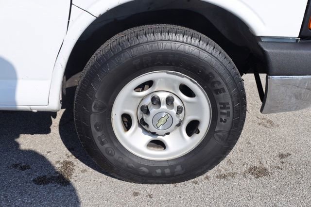 Used 2014 Chevrolet Express 2500 w/ Cold Climate Package image 14
