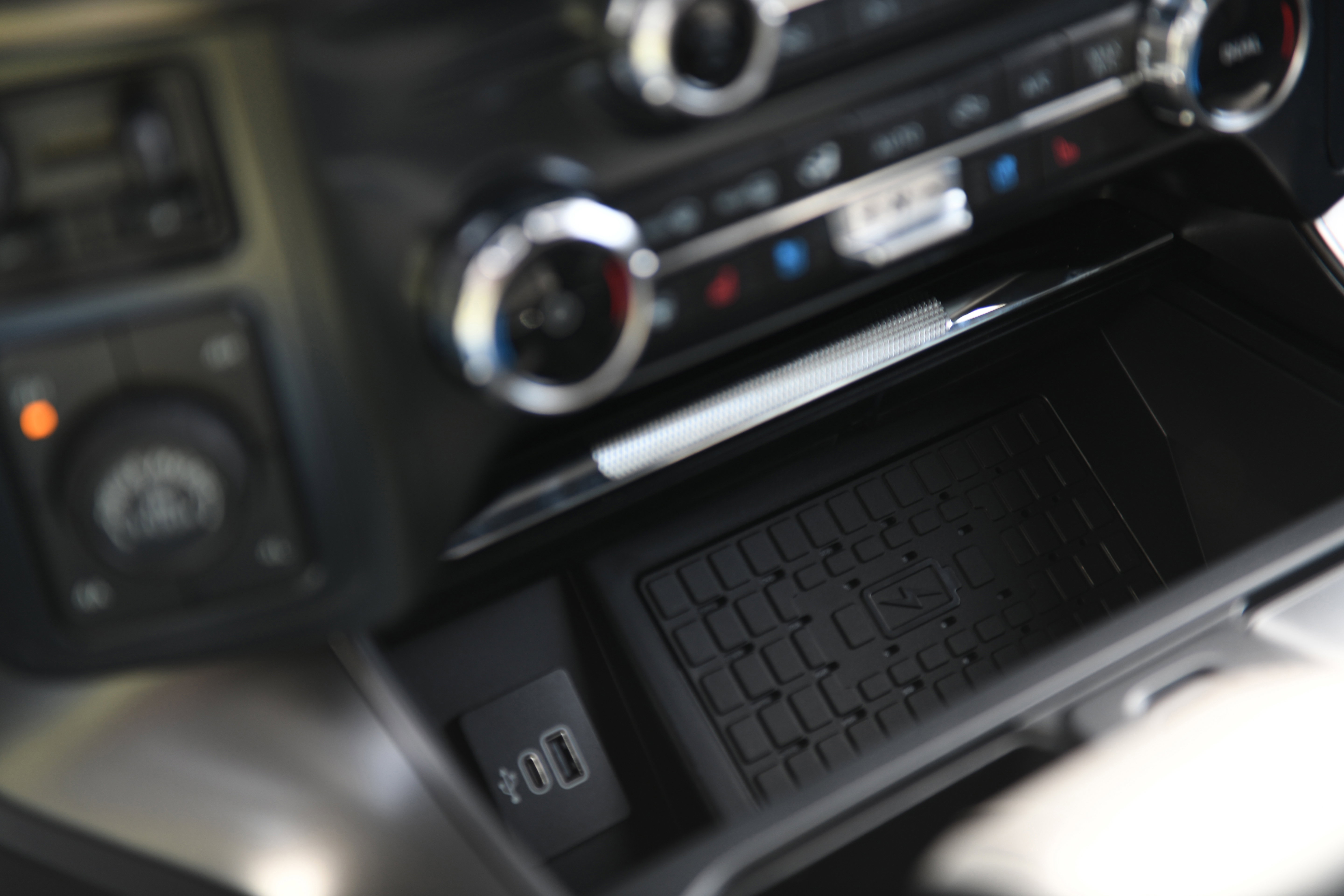 New 2025 Ford F150 Lariat w/ Equipment Group 502A High image 36