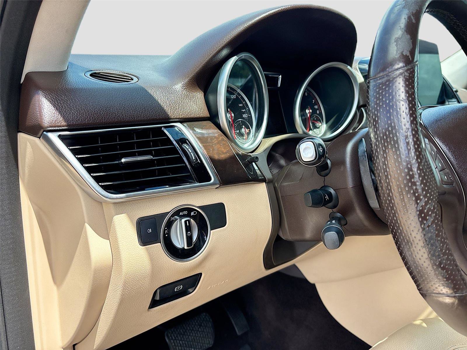 Used 2017 Mercedes-Benz GLE 350 w/ Premium 1 Package image 11