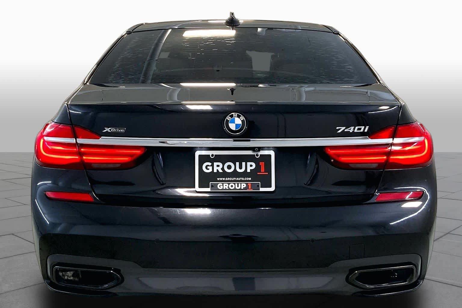 Used 2019 BMW 740i xDrive w/ M Sport Package AWD/4WD image 4