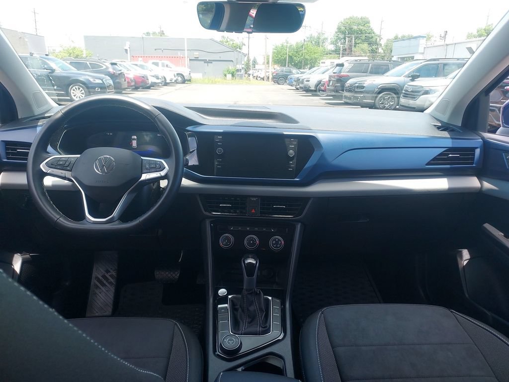 Used 2023 Volkswagen Taos SE AWD/4WD image 9