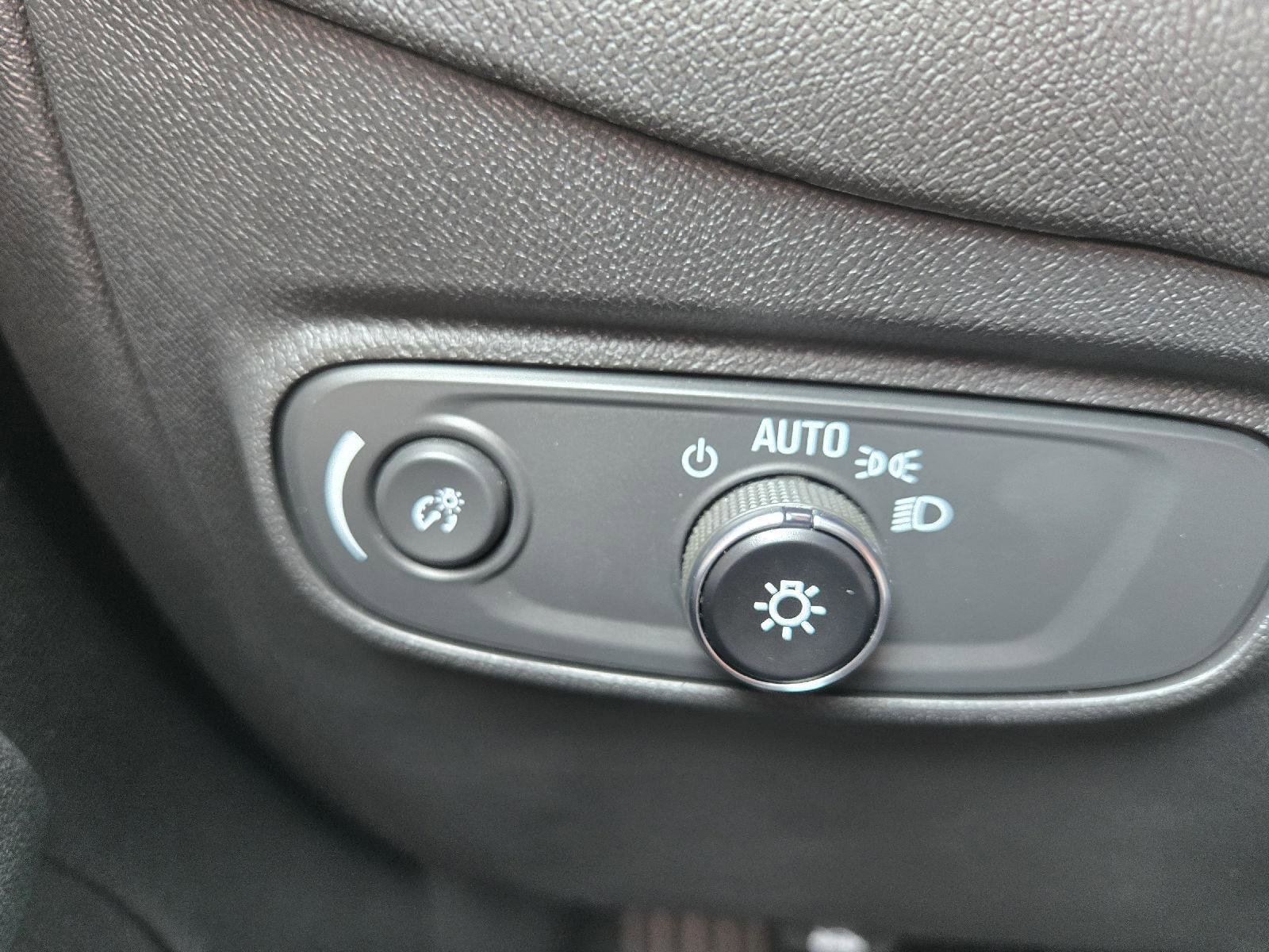 Used 2024 Chevrolet Equinox LS image 32