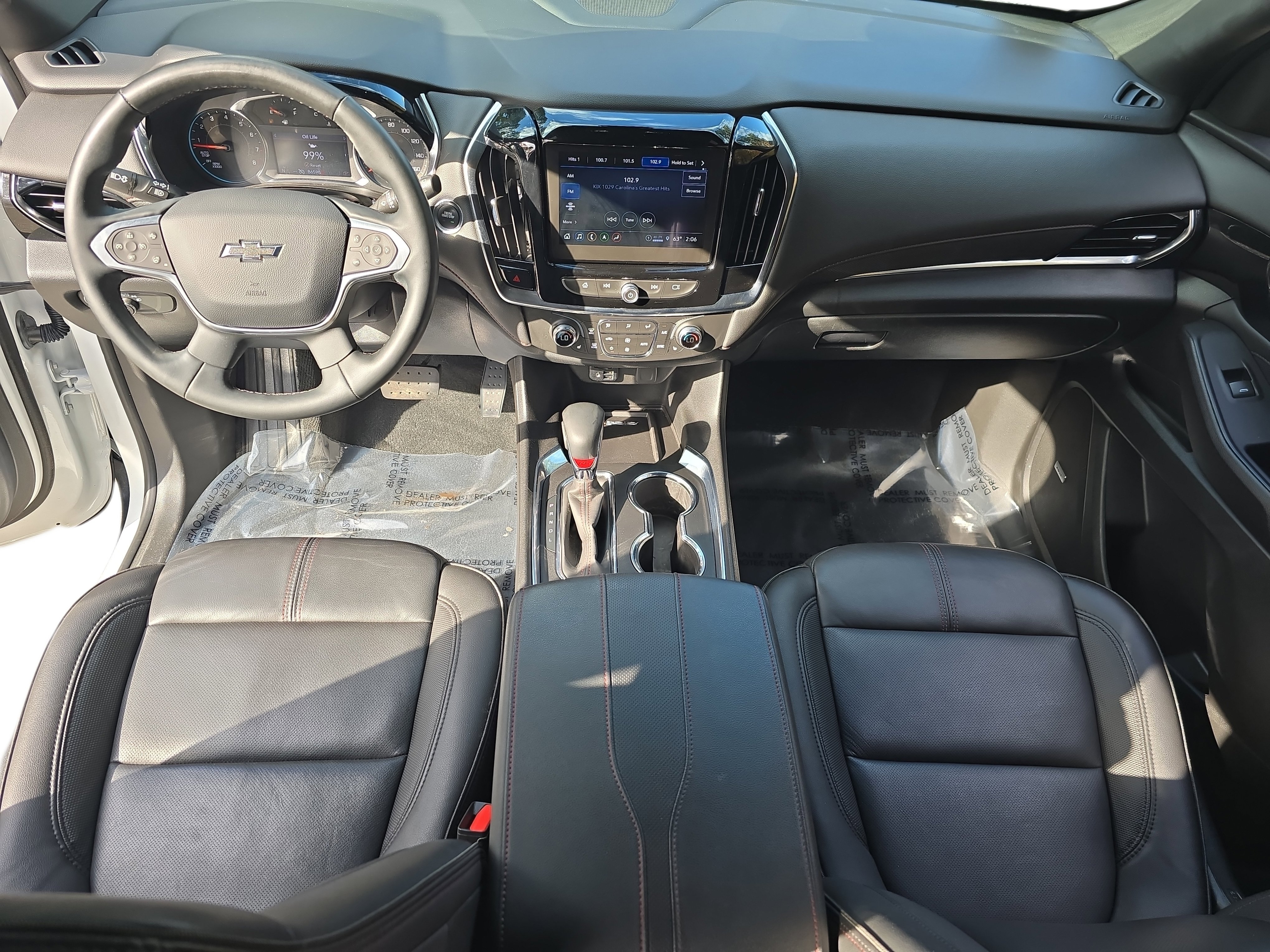 Used 2023 Chevrolet Traverse RS image 9