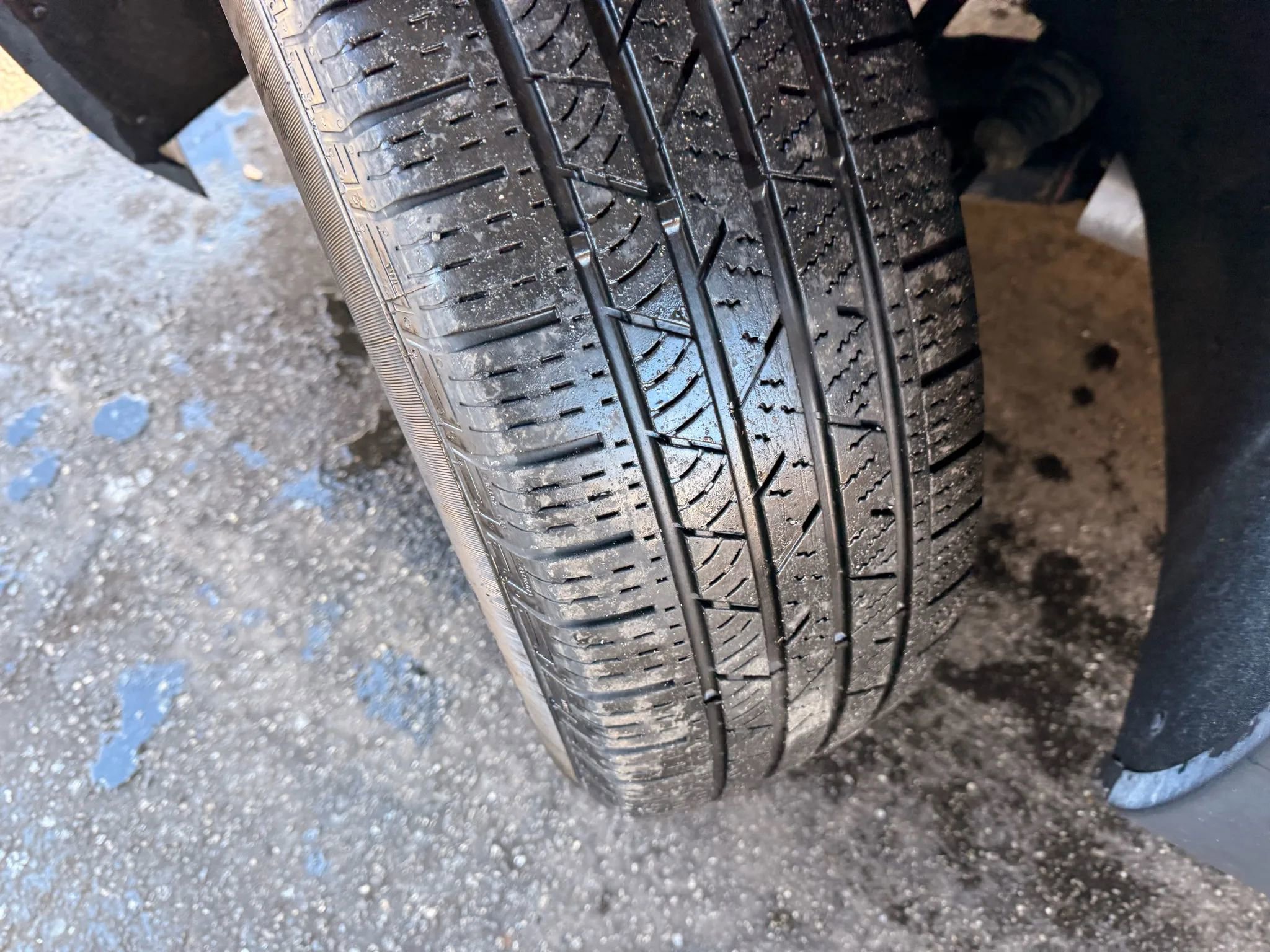 Used 2022 GMC Acadia SLT w/ LPO, Floor Liner Package image 98