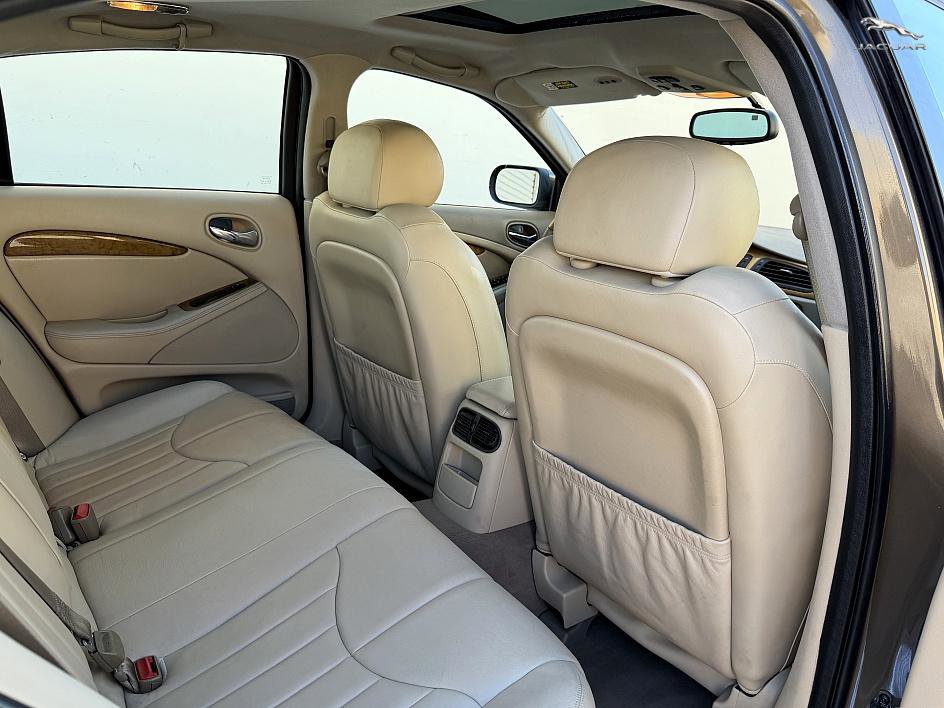 Used 2001 Jaguar S-TYPE 4.0 image 16