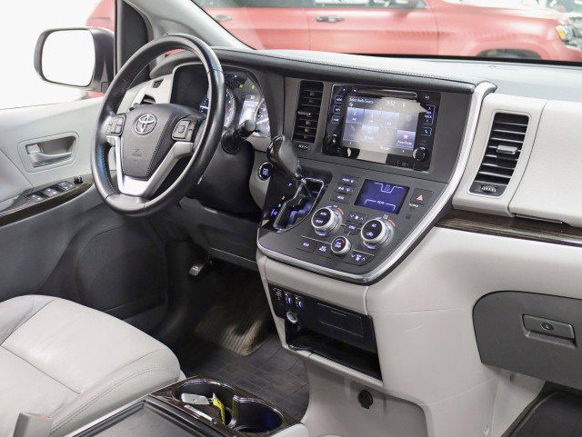Used 2015 Toyota Sienna XLE w/ XLE Navigation Package image 28