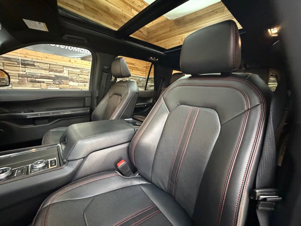 Used 2023 Ford Expedition Limited image 12