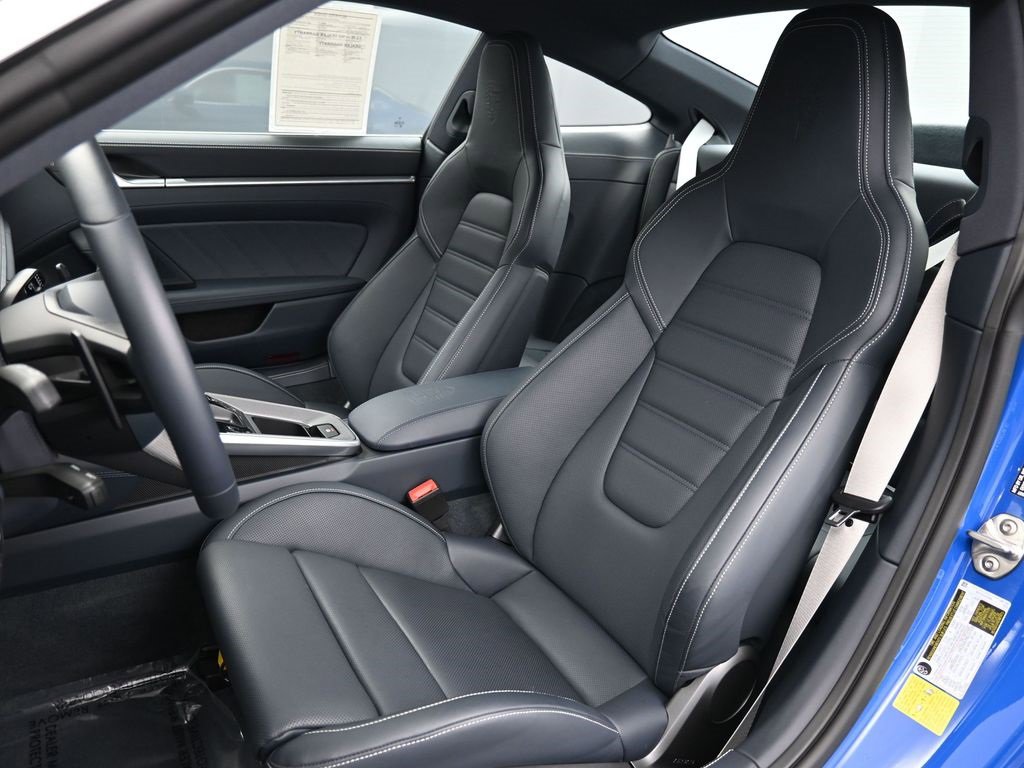 Used 2025 Porsche 911 Carrera image 5