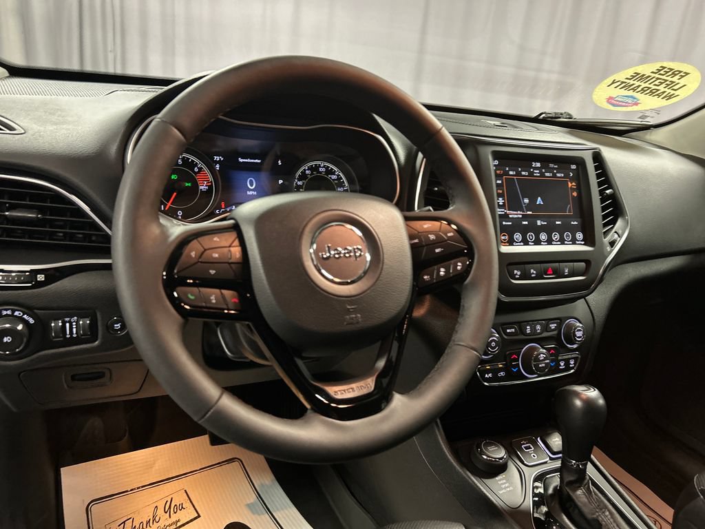 Used 2023 Jeep Cherokee Altitude Lux w/ Mopar Interior Package AWD/4WD image 15