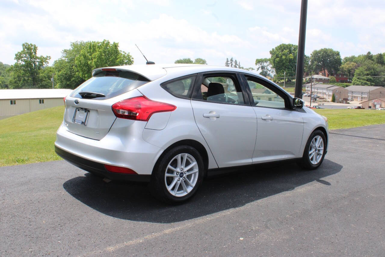 Used 2018 Ford Focus SE FWD image 3