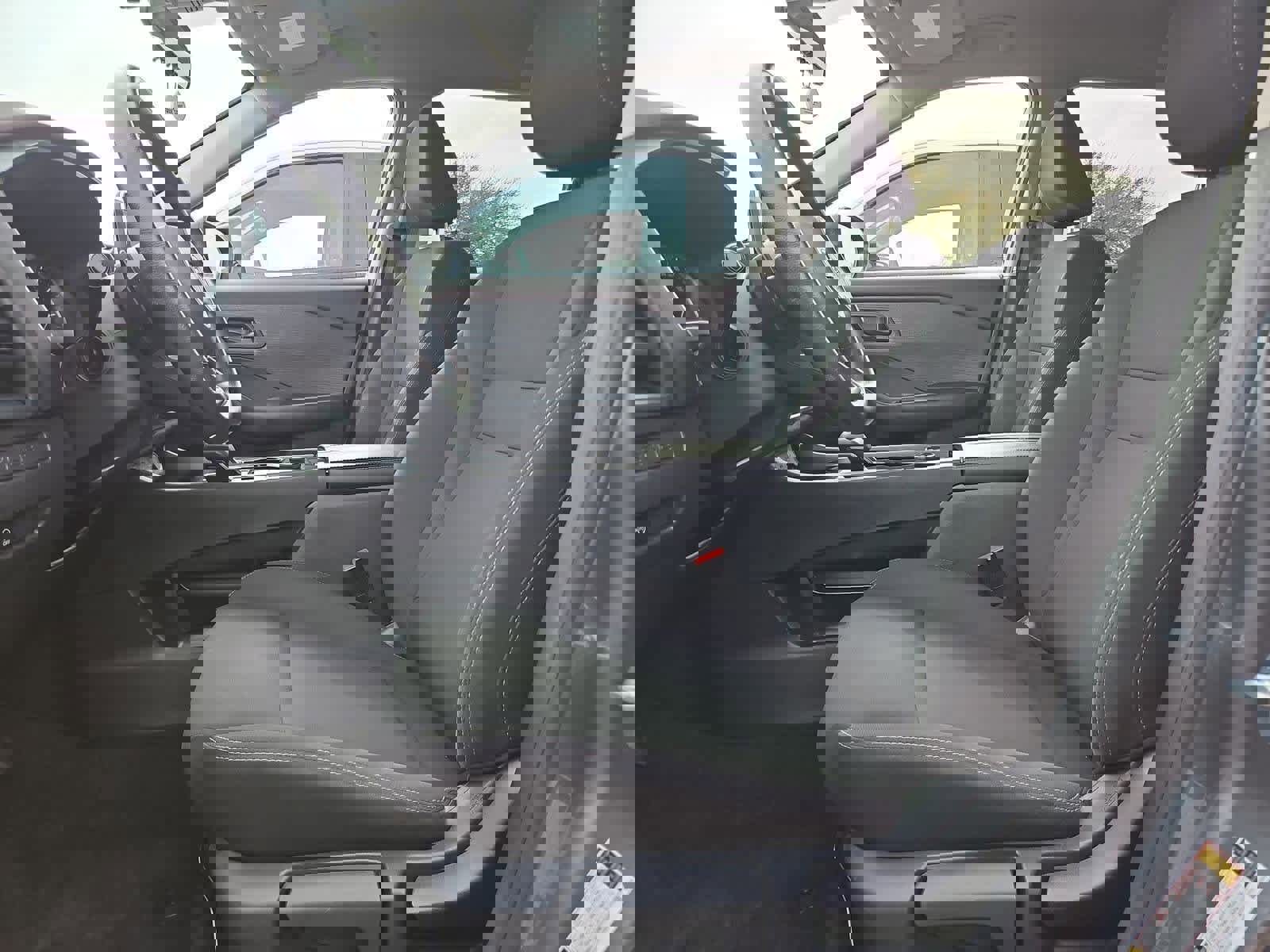 Used 2023 Nissan Rogue S image 16