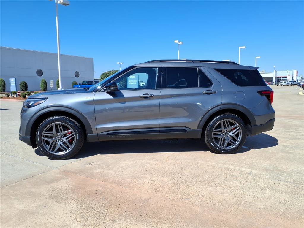 New 2026 Ford Explorer ST-Line w/ ST-Line Street Pack image 2