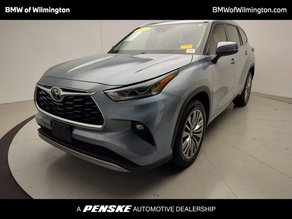 Used 2021 Toyota Highlander Platinum FWD image 1