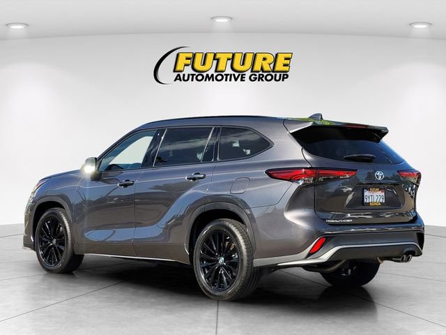 Used 2023 Toyota Highlander XSE FWD image 7